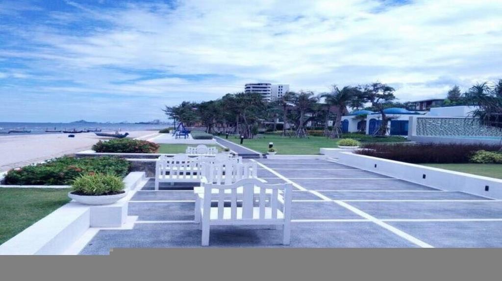 The Crest Santora Hua Hin Apartamento Exterior foto
